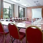 Campanile Hotel 2*