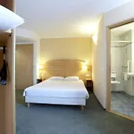 Campanile Hotel 2*
