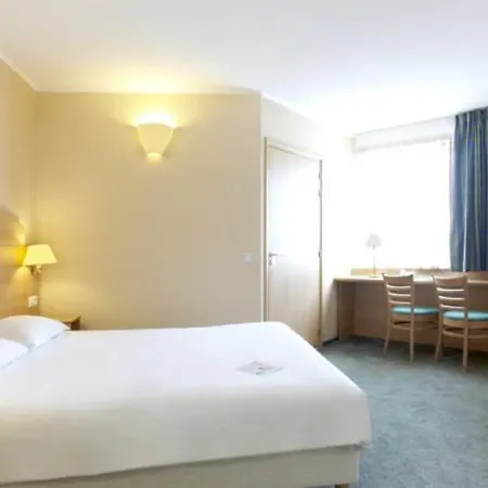 Hotel Campanile 2*