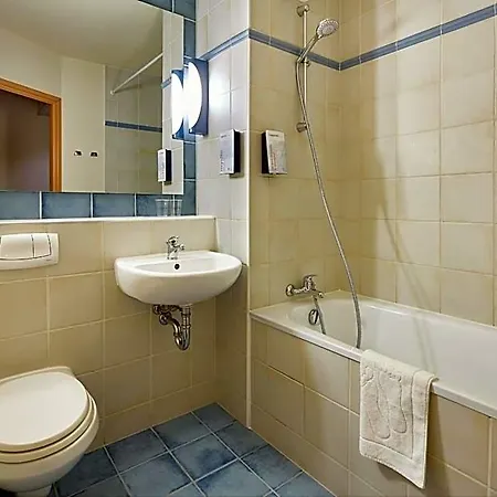 Hotel Campanile 2*