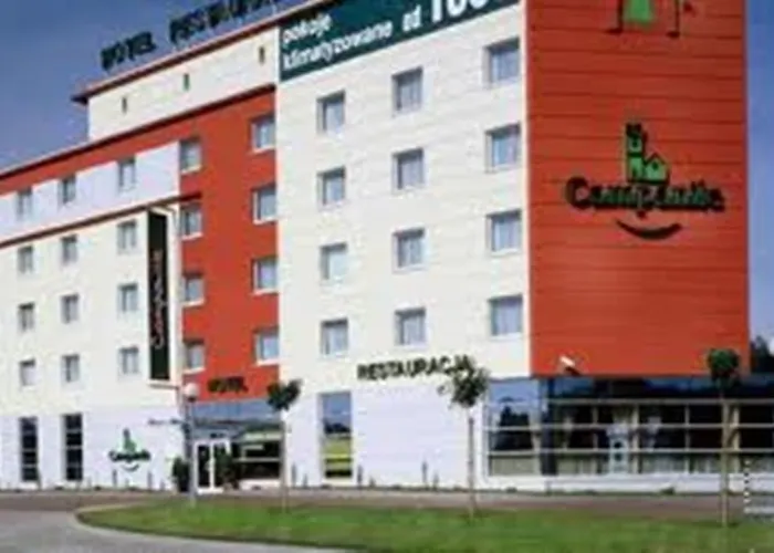 Готель Campanile 2*