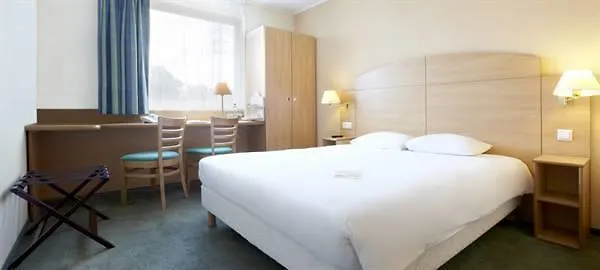 Готель Campanile 2*