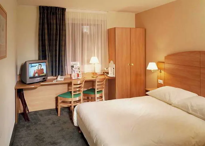 Готель Campanile Познань